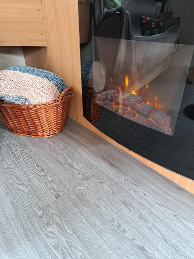 Chalet 15 "De Tien Heugten" Vakantiepark Schoonloo Esterno foto