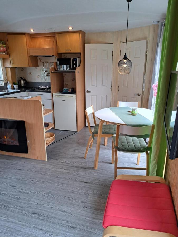 Chalet 15 "De Tien Heugten" Vakantiepark Schoonloo Esterno foto